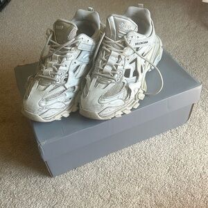 COPY - Balenciaga track 2